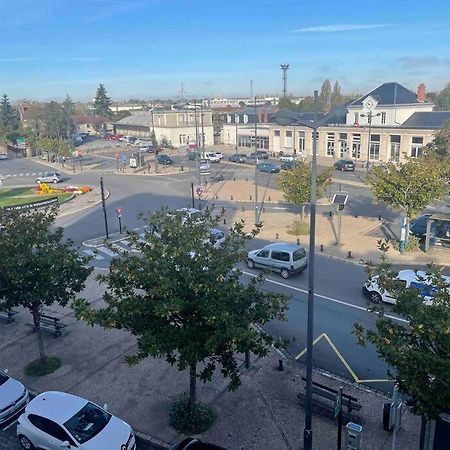 T2 Face Gare Sncf Appart Hotel Le Cygne 1 Bourges Bagian luar foto